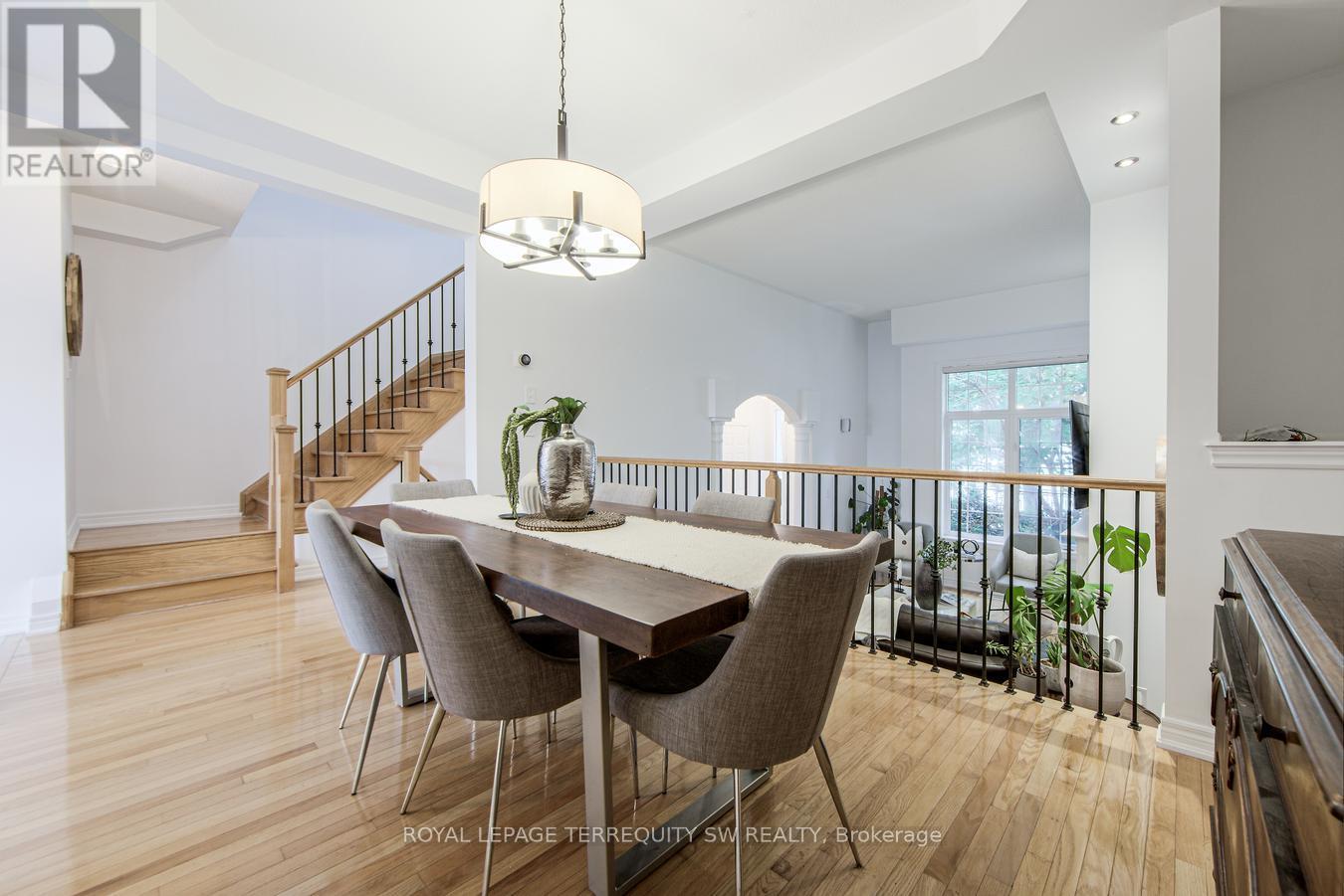 












3895 EGLINTON AVENUE W

,
Mississauga,




Ontario
L5M7Z7

