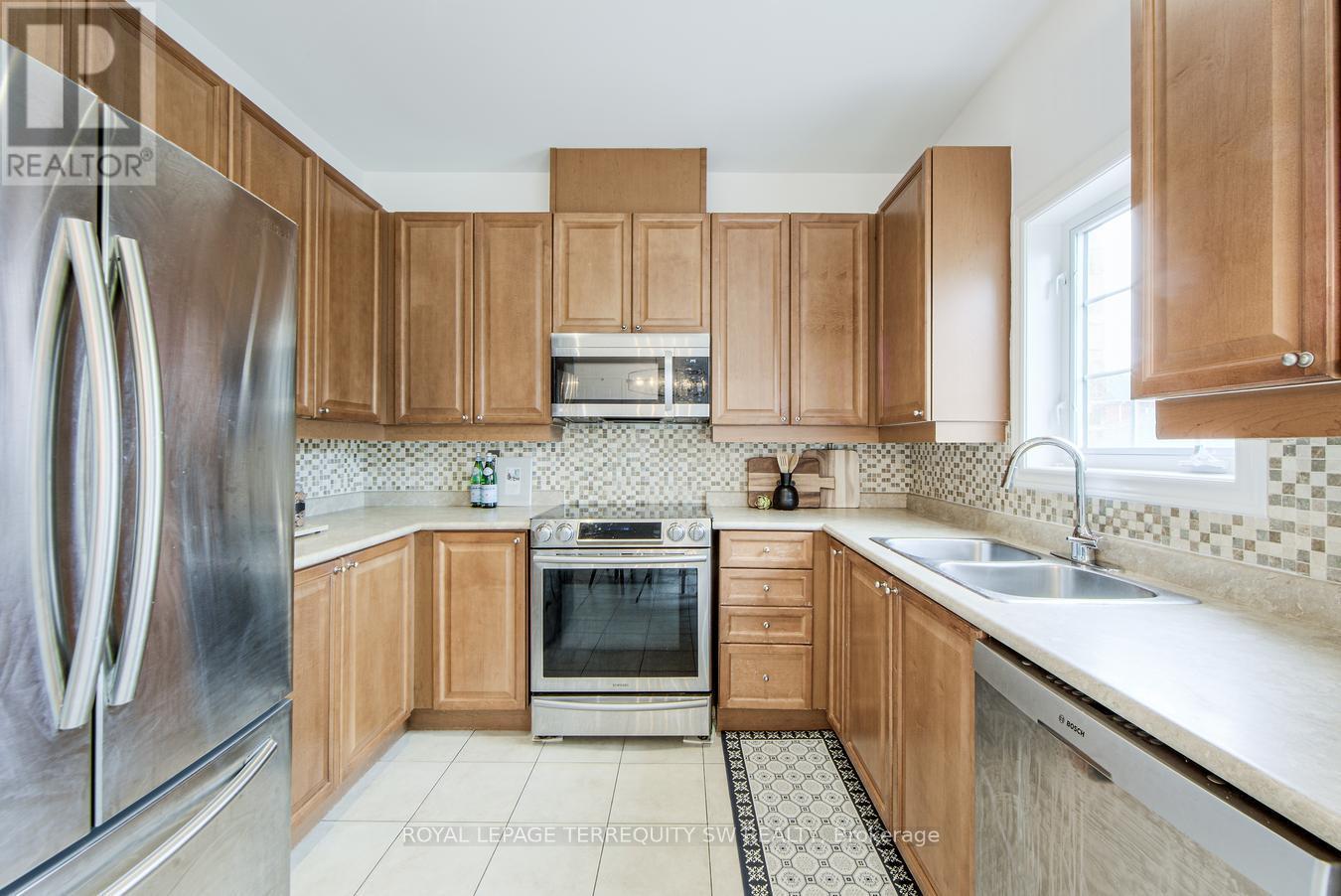












3895 EGLINTON AVENUE W

,
Mississauga,




Ontario
L5M7Z7

