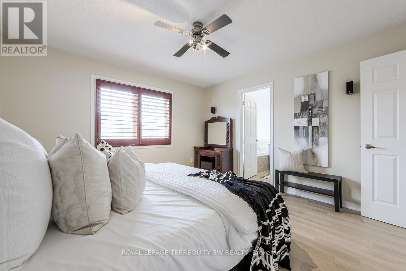 












3895 EGLINTON AVENUE W

,
Mississauga,




Ontario
L5M7Z7

