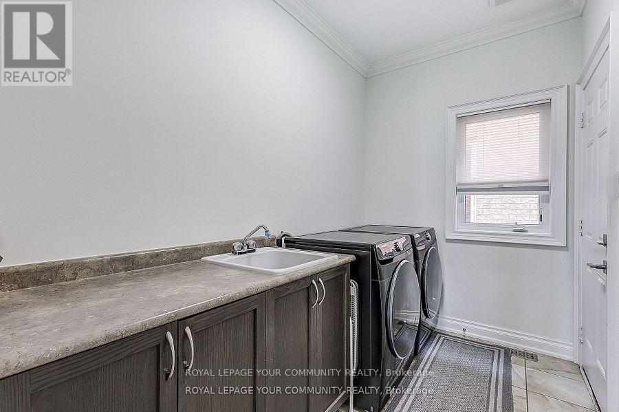 












2 GREEN DARNER TRAIL

,
Bradford West Gwillimbury,




Ontario
L3Z0M1

