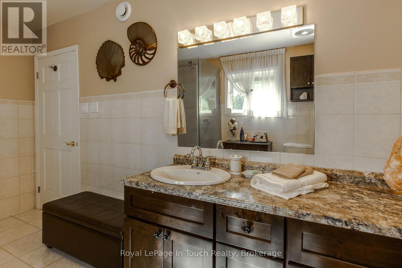 












79 KING ROAD

,
Tay (Waubaushene),




Ontario
L0K2C0

