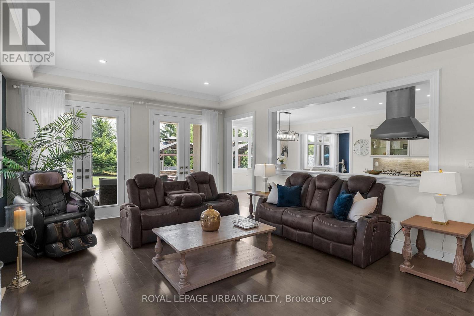 












15 COUNTRY CLUB CRESCENT

,
Uxbridge,




Ontario
L9P0B8

