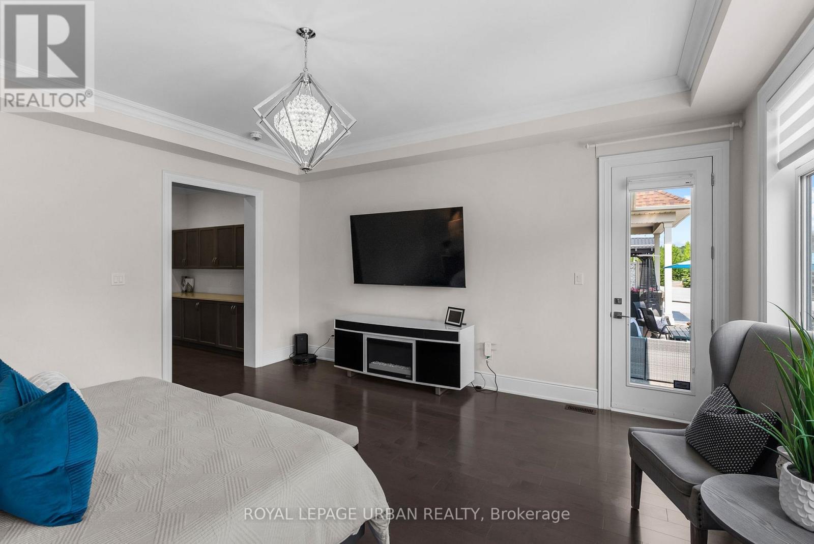 












15 COUNTRY CLUB CRESCENT

,
Uxbridge,




Ontario
L9P0B8

