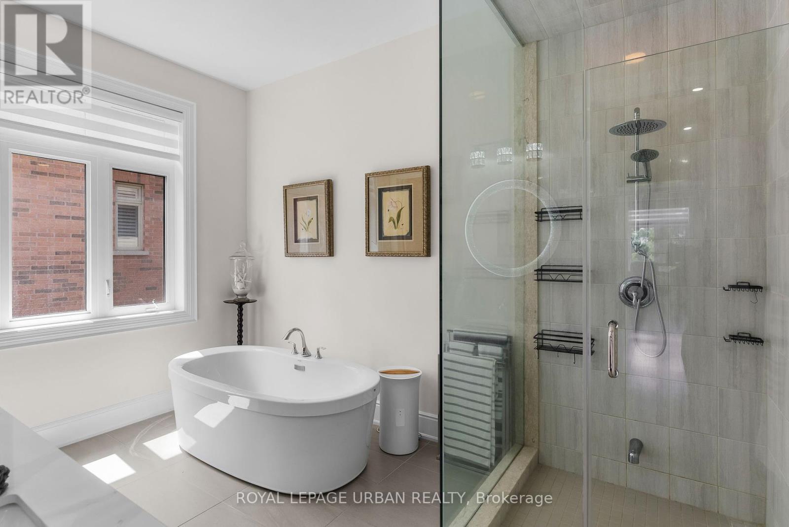 












15 COUNTRY CLUB CRESCENT

,
Uxbridge,




Ontario
L9P0B8

