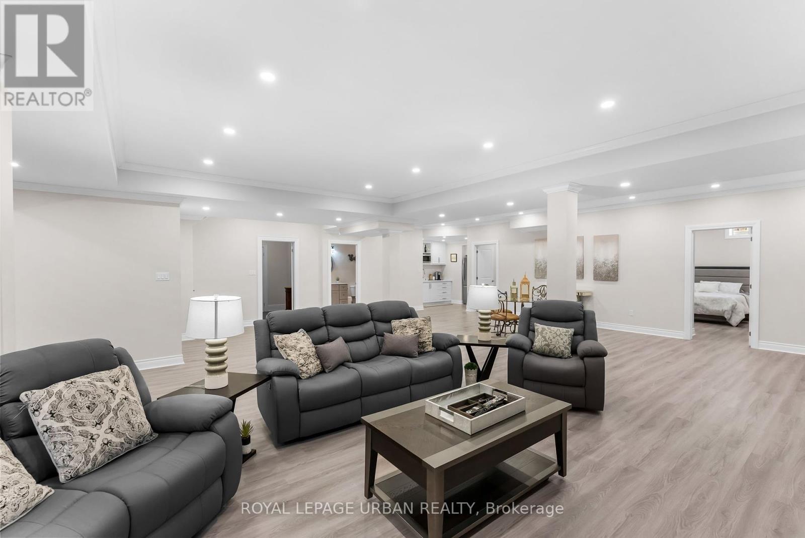 












15 COUNTRY CLUB CRESCENT

,
Uxbridge,




Ontario
L9P0B8

