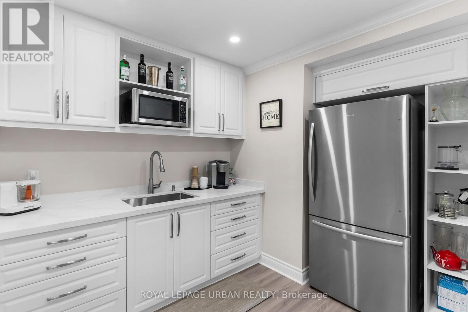 












15 COUNTRY CLUB CRESCENT

,
Uxbridge,




Ontario
L9P0B8

