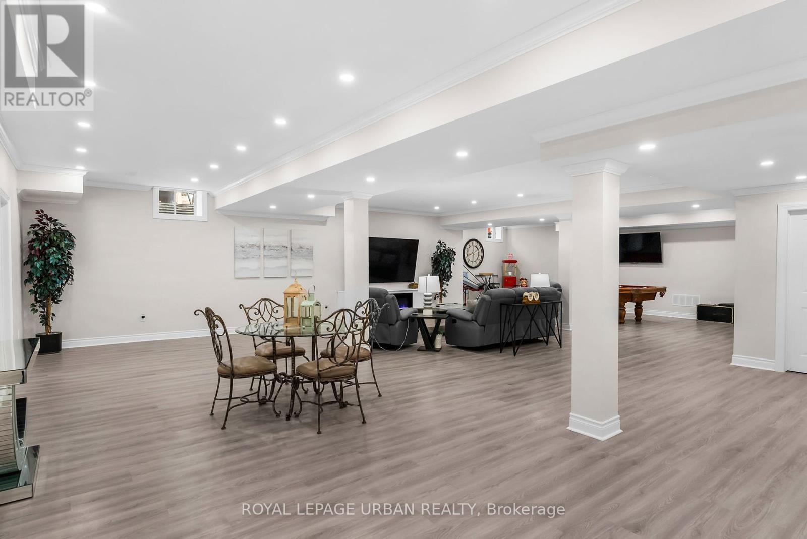 












15 COUNTRY CLUB CRESCENT

,
Uxbridge,




Ontario
L9P0B8

