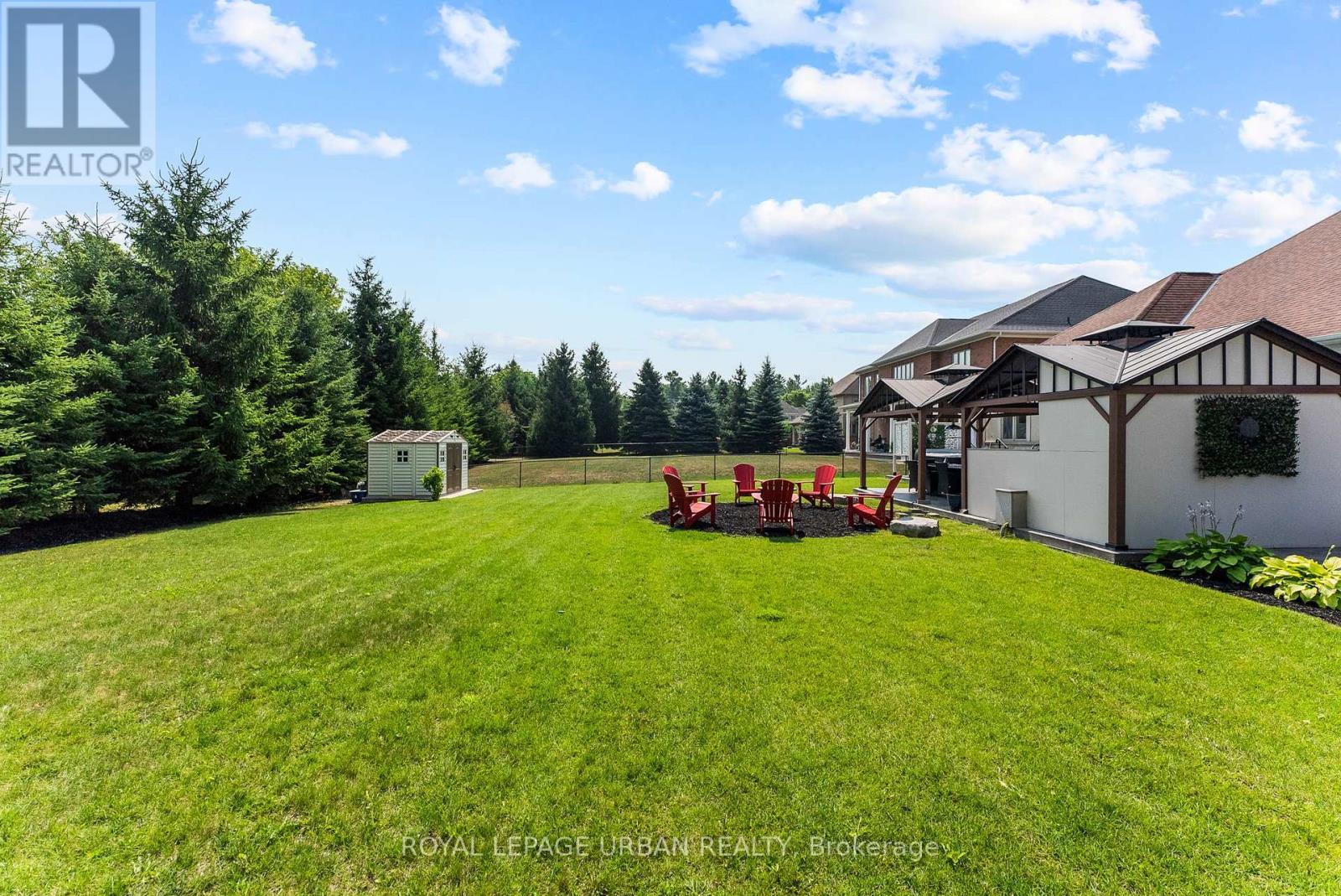 












15 COUNTRY CLUB CRESCENT

,
Uxbridge,




Ontario
L9P0B8

