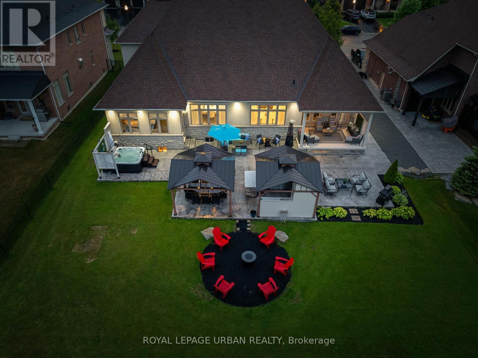 












15 COUNTRY CLUB CRESCENT

,
Uxbridge,




Ontario
L9P0B8

