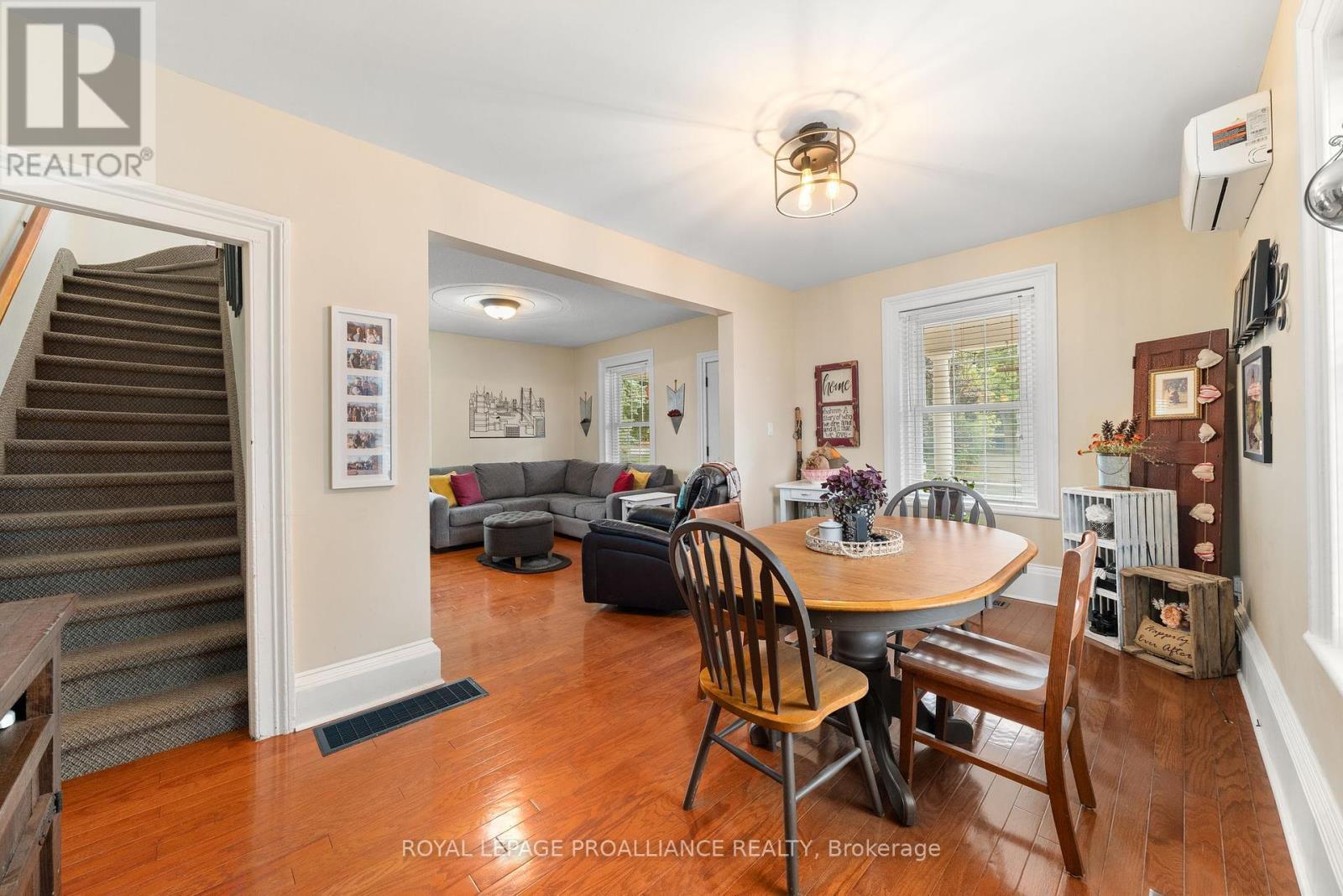 












16 BENJAMIN STREET

,
Belleville (Belleville Ward),




Ontario
K8P1P7


