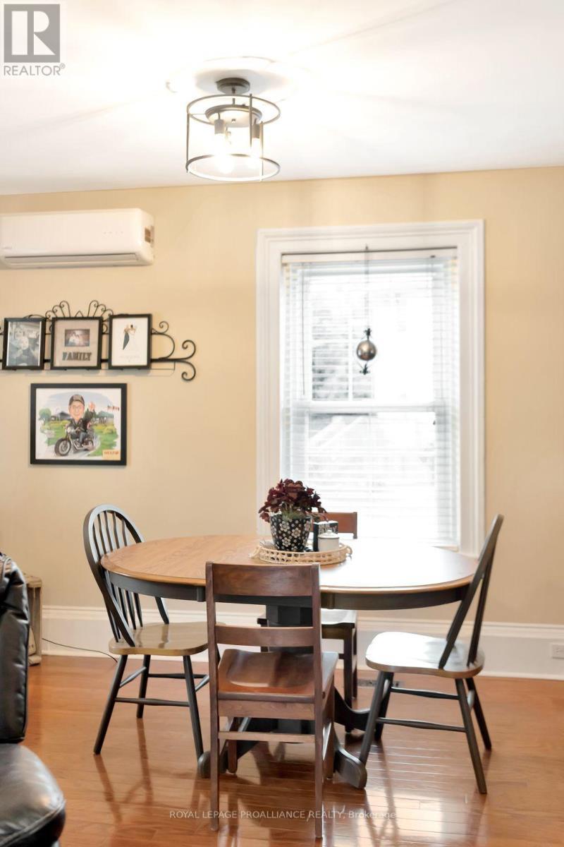 












16 BENJAMIN STREET

,
Belleville (Belleville Ward),




Ontario
K8P1P7

