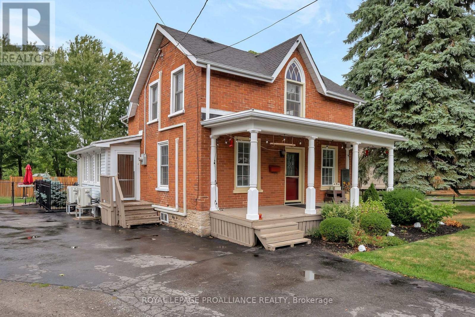 












16 BENJAMIN STREET

,
Belleville (Belleville Ward),




Ontario
K8P1P7

