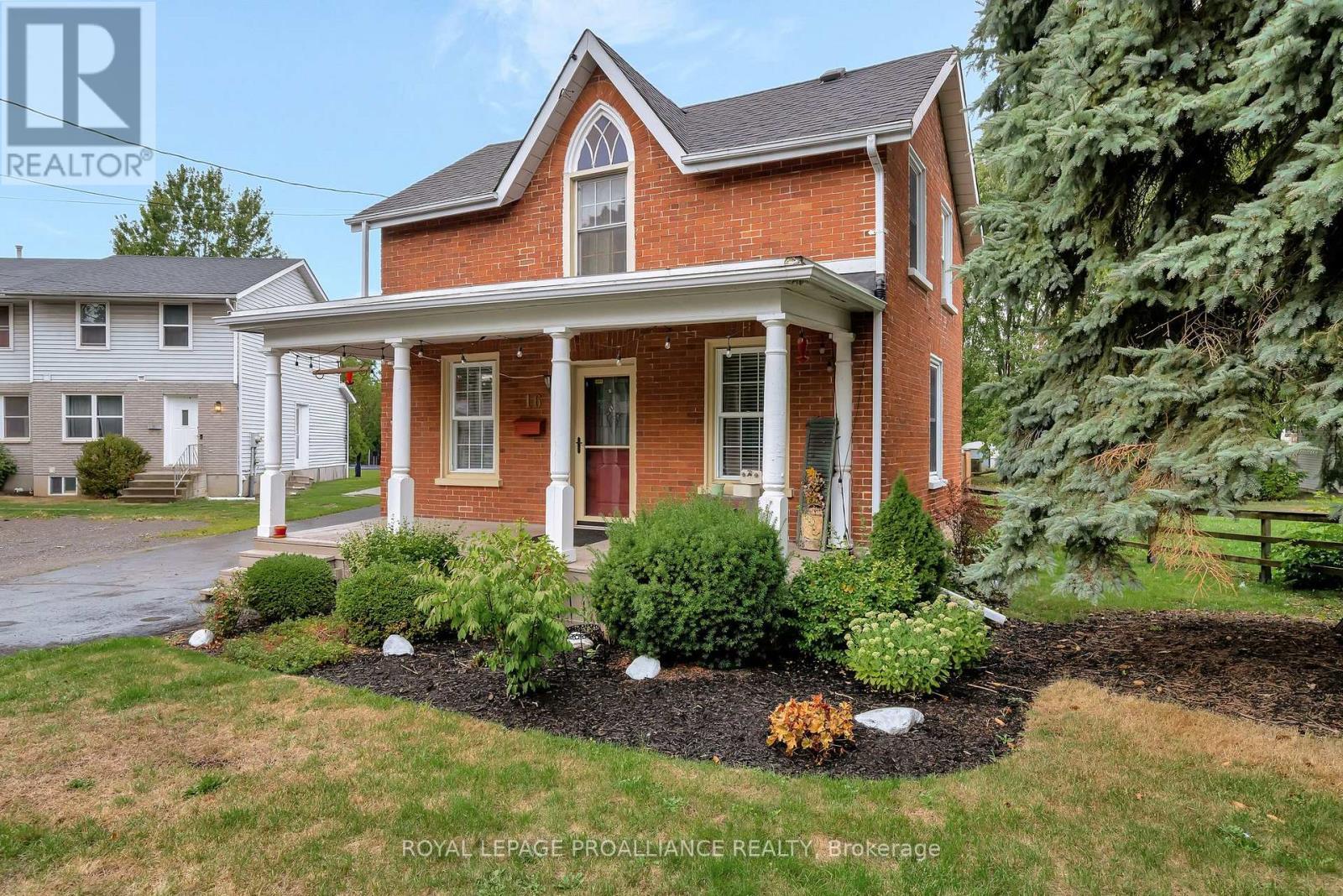 












16 BENJAMIN STREET

,
Belleville (Belleville Ward),




Ontario
K8P1P7

