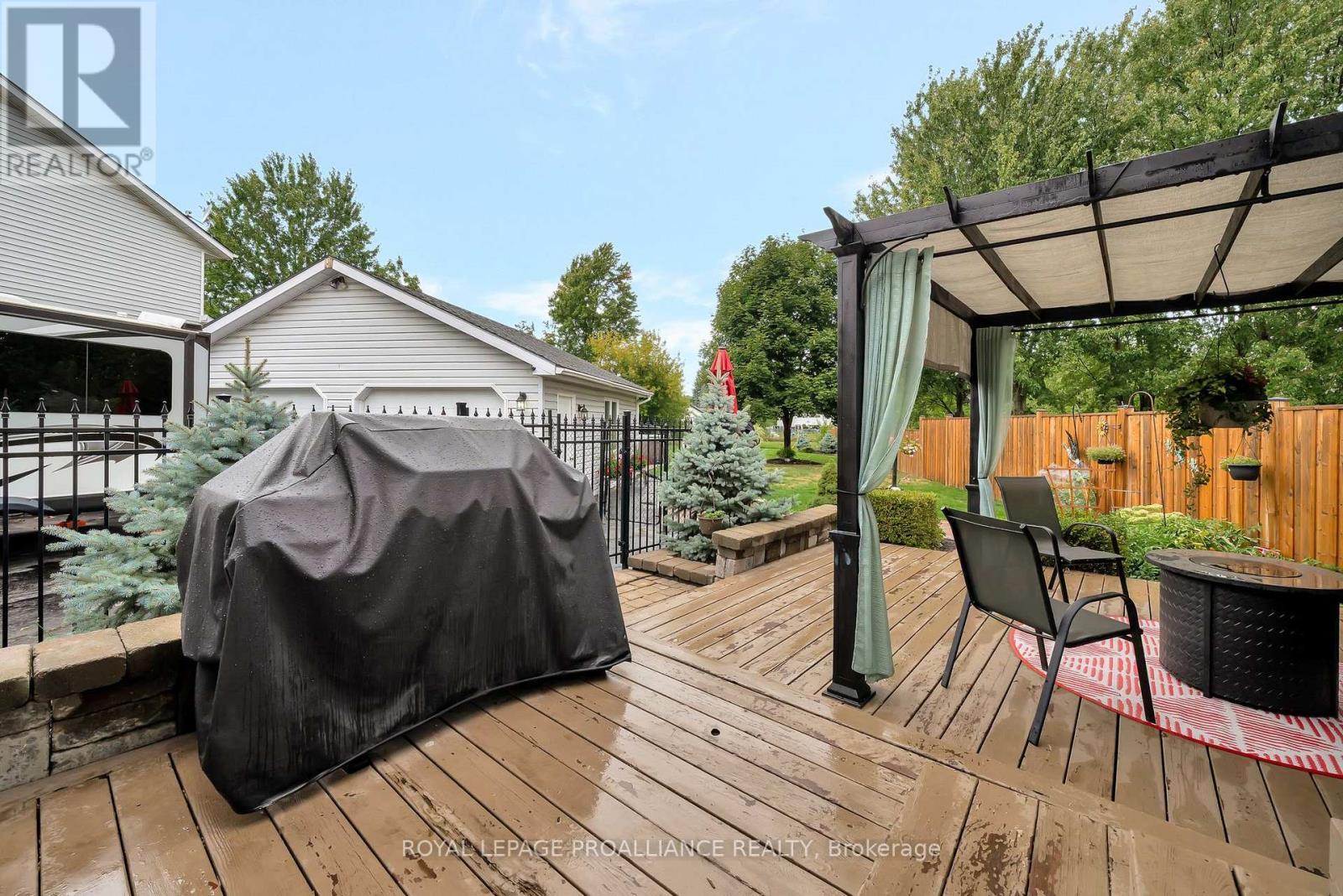 












16 BENJAMIN STREET

,
Belleville (Belleville Ward),




Ontario
K8P1P7

