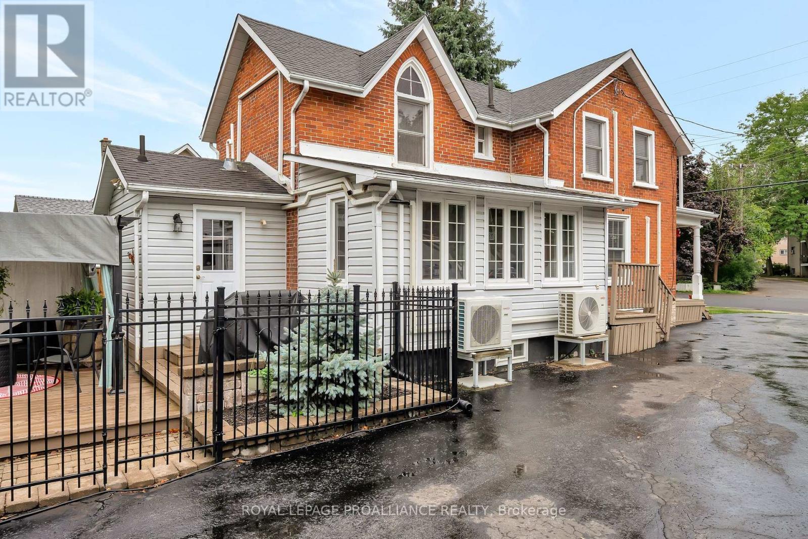 












16 BENJAMIN STREET

,
Belleville (Belleville Ward),




Ontario
K8P1P7

