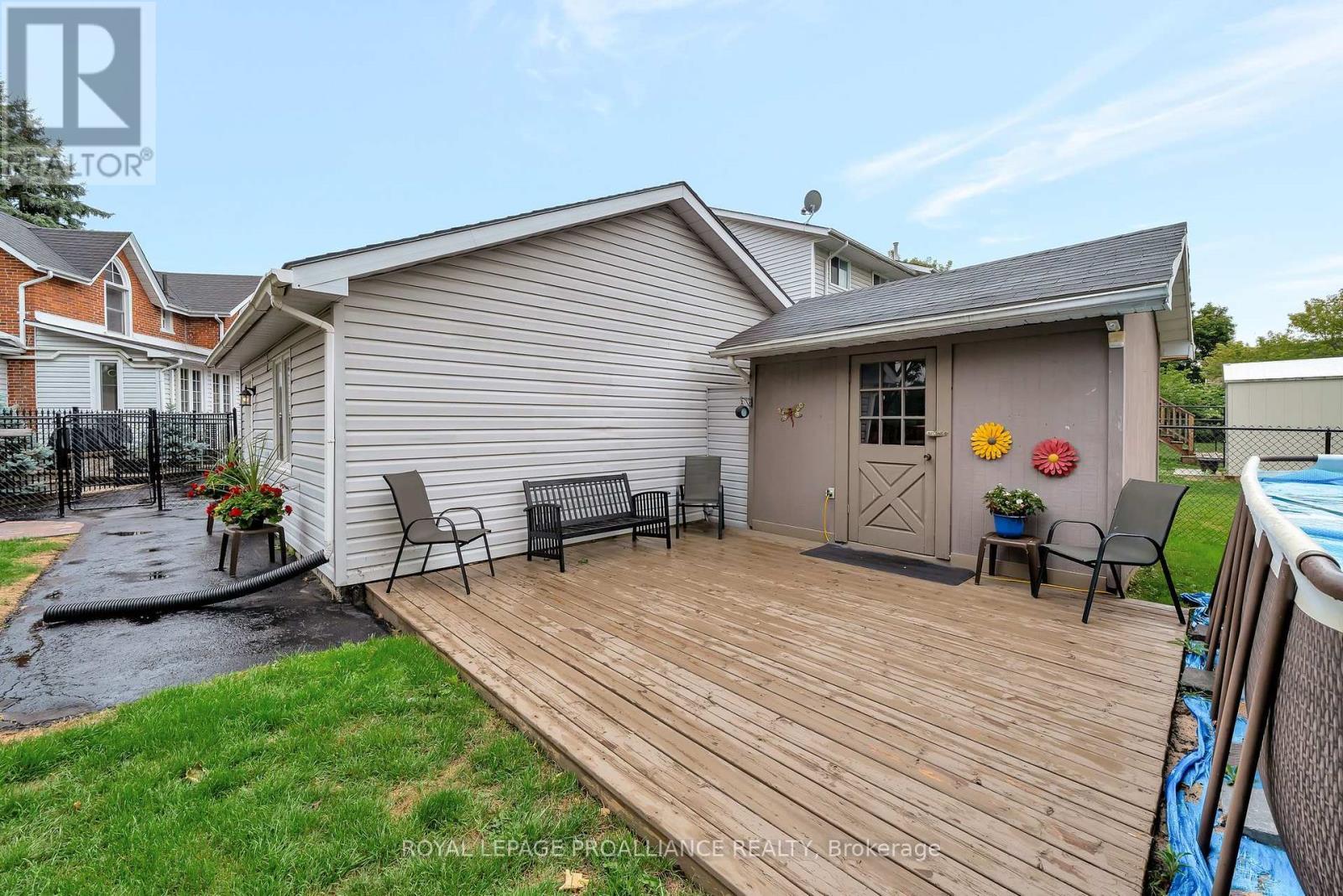 












16 BENJAMIN STREET

,
Belleville (Belleville Ward),




Ontario
K8P1P7

