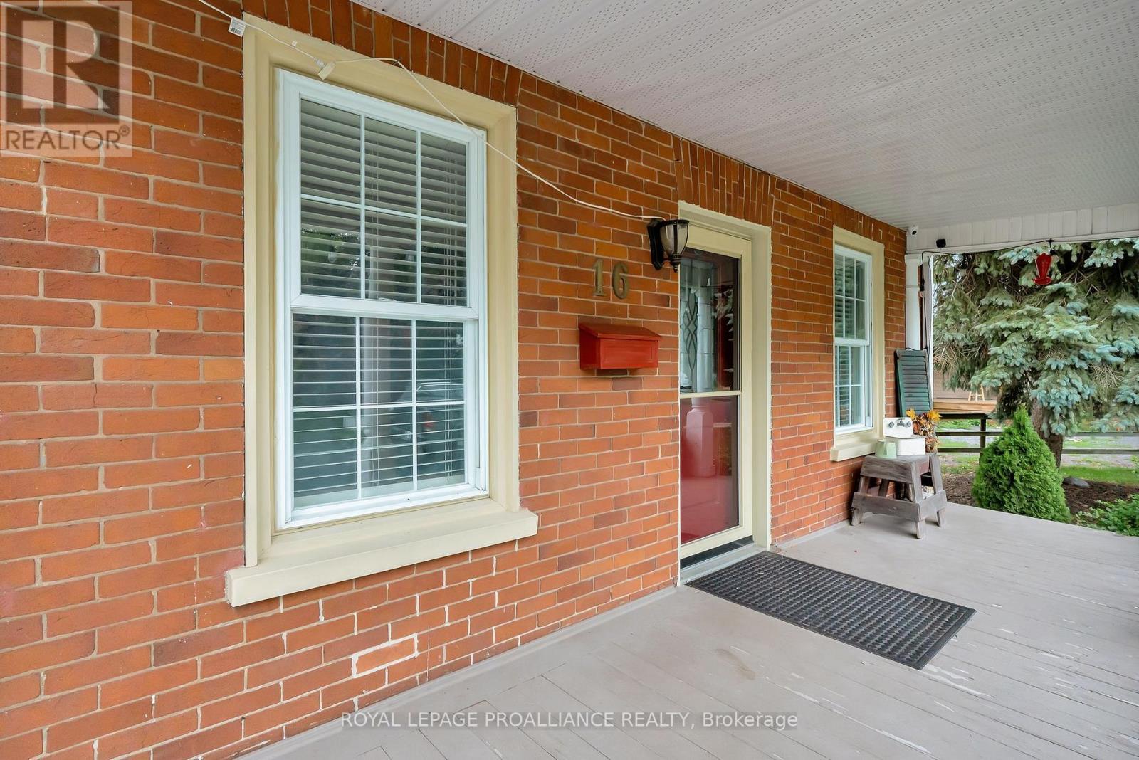 












16 BENJAMIN STREET

,
Belleville (Belleville Ward),




Ontario
K8P1P7

