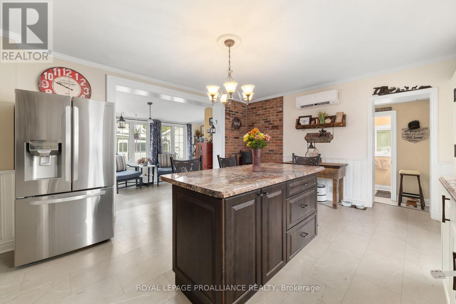 












16 BENJAMIN STREET

,
Belleville (Belleville Ward),




Ontario
K8P1P7


