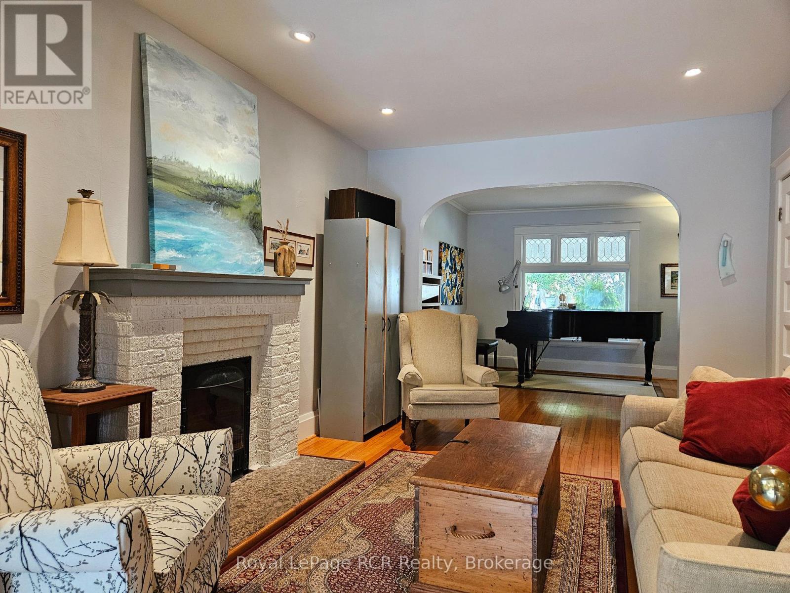 












410 2ND AVENUE E

,
Owen Sound,




Ontario
N4K2G3

