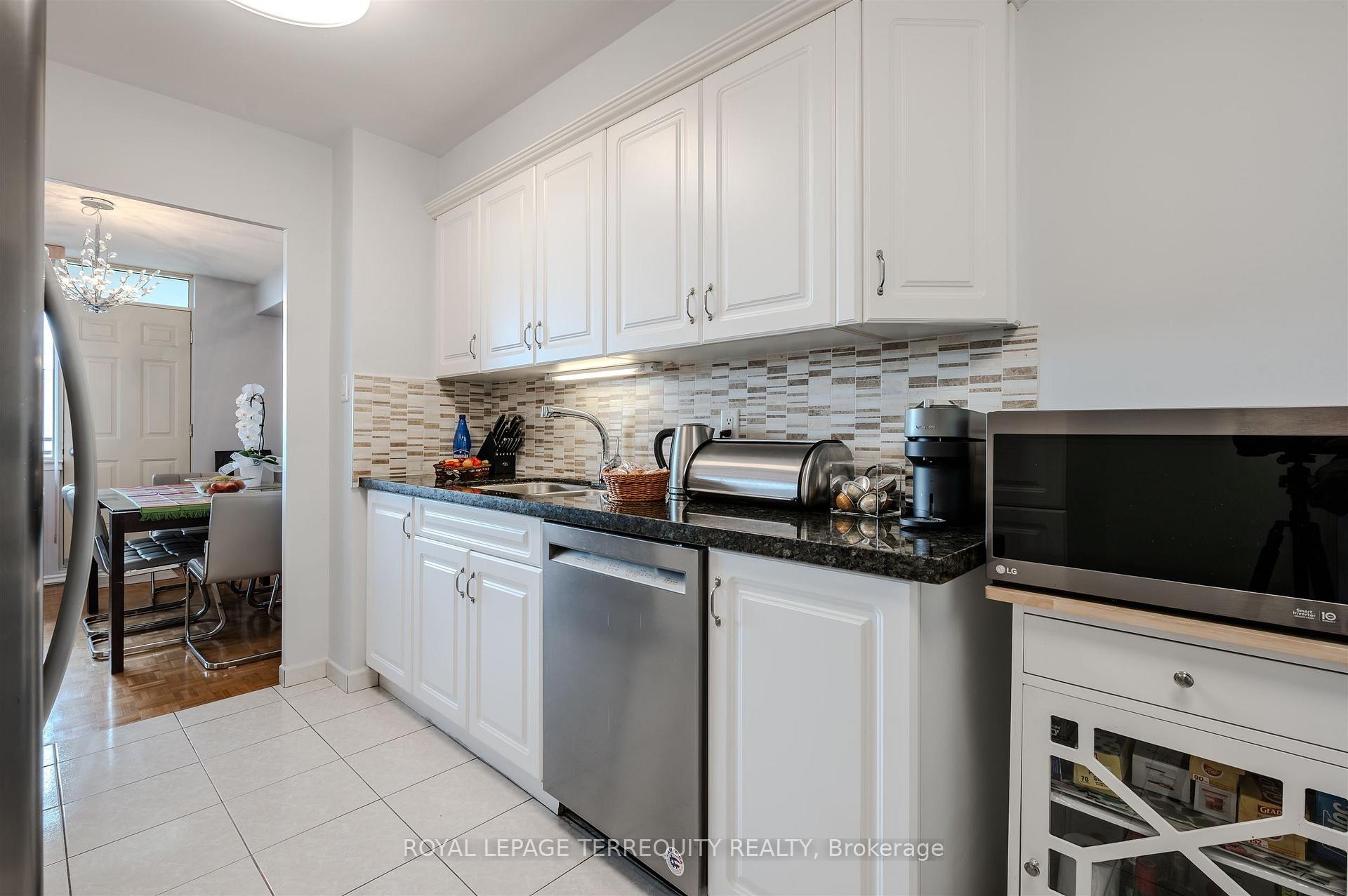 









155


Marlee

Avenue, 2201,
Toronto,




ON
M6B 4B5

