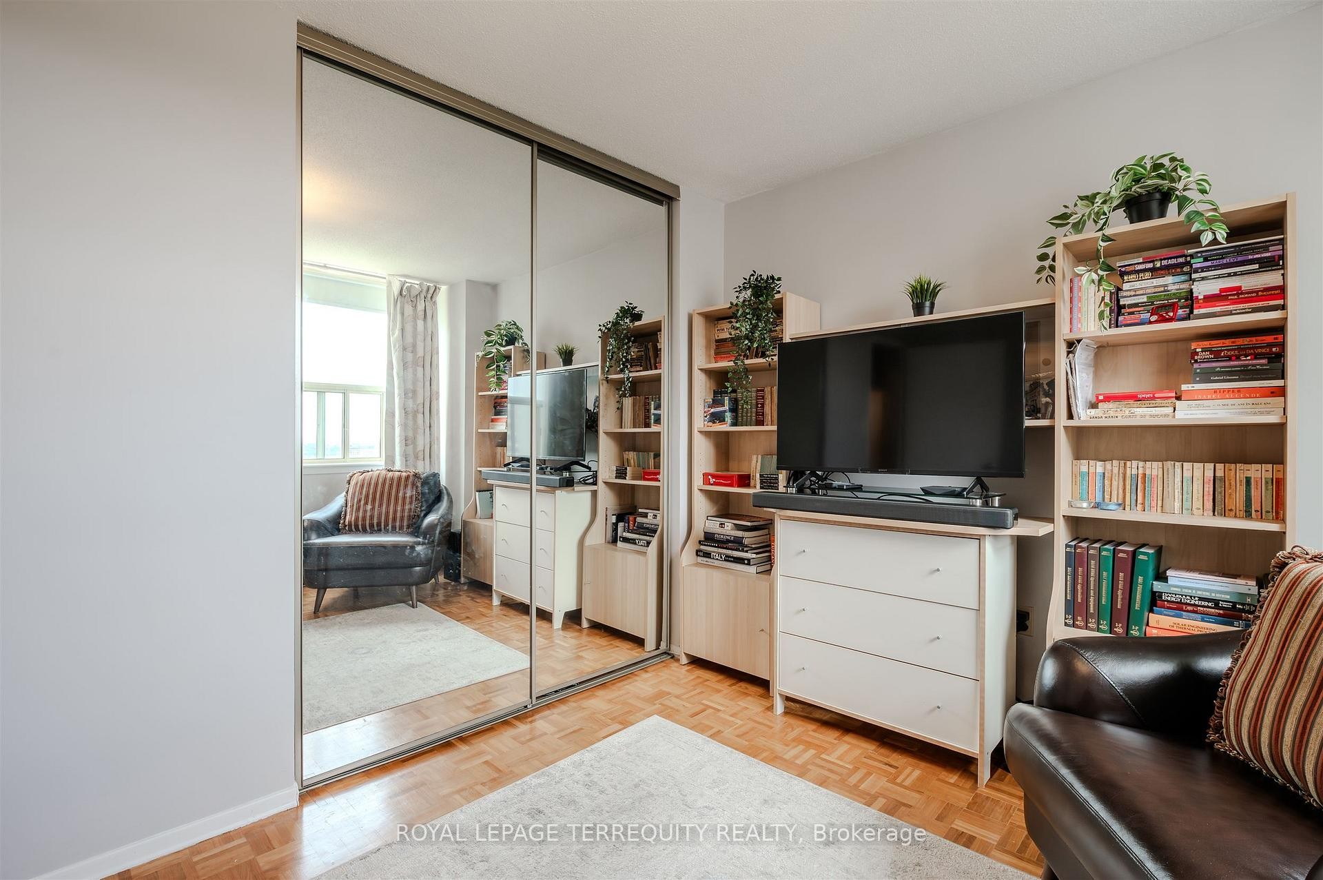 









155


Marlee

Avenue, 2201,
Toronto,




ON
M6B 4B5


