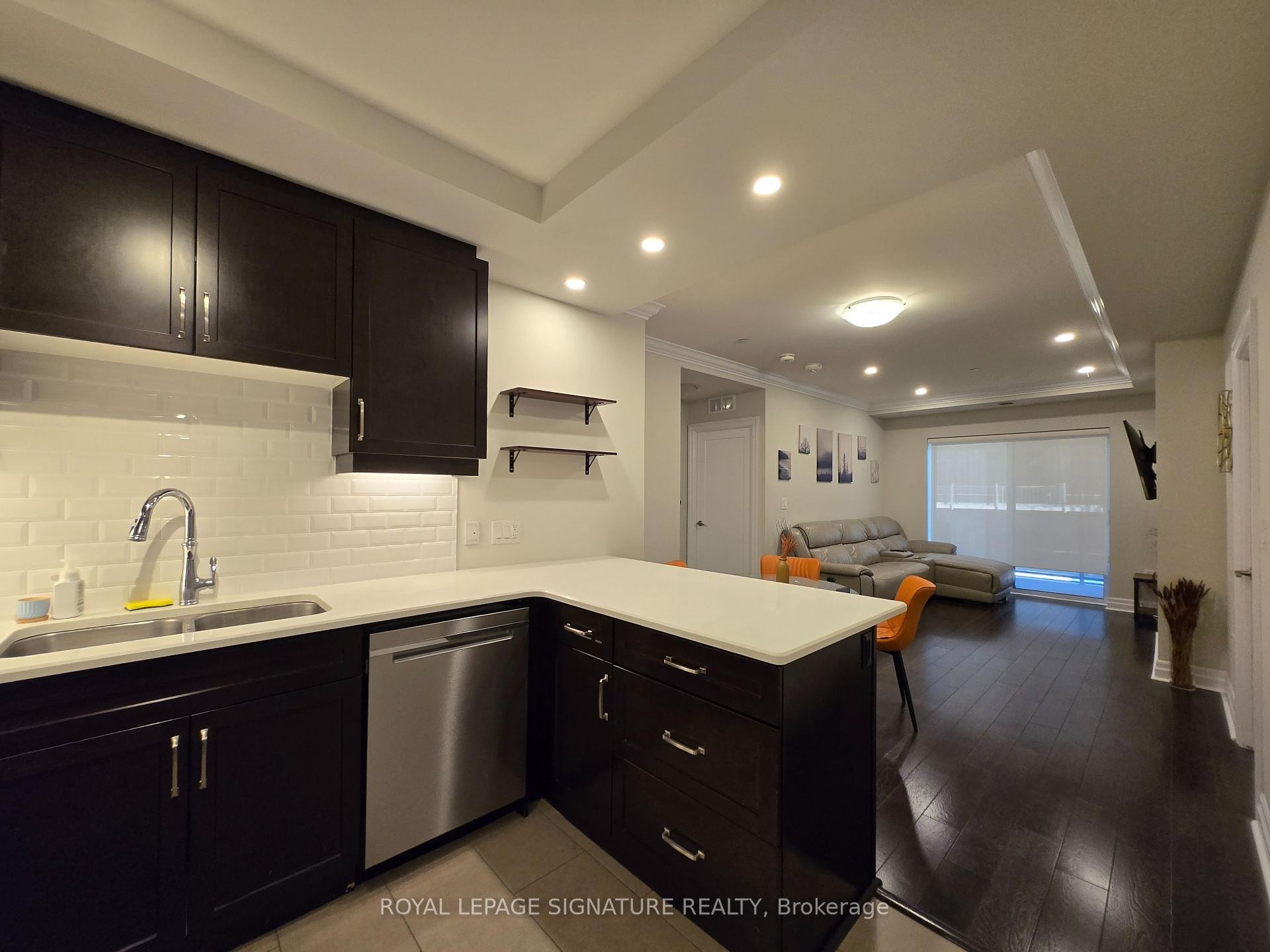 









505


Talbot

Street, 1008,
London East,




ON
N6A 2S6

