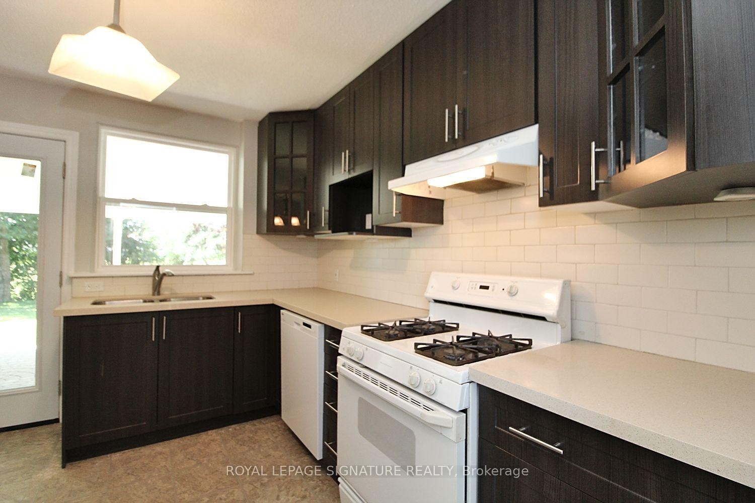 









27


Cornwallis

Drive,
Toronto,




ON
M1P 1H1

