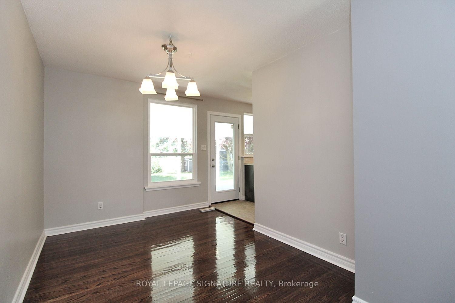 









27


Cornwallis

Drive,
Toronto,




ON
M1P 1H1

