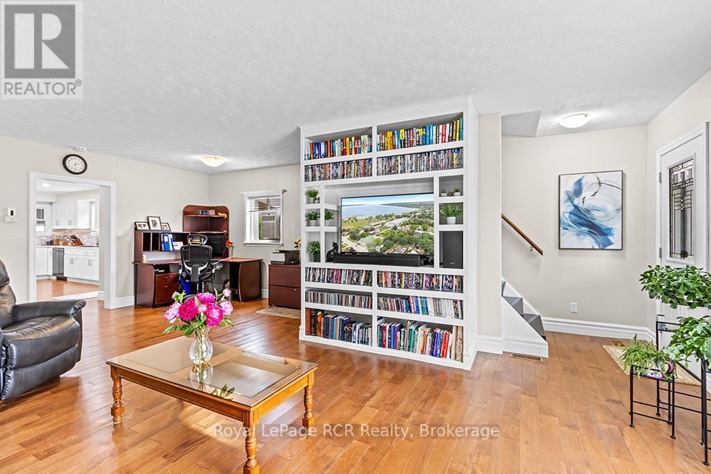 












524 SCOTT STREET

,
South Bruce Peninsula,




Ontario
N0H2T0

