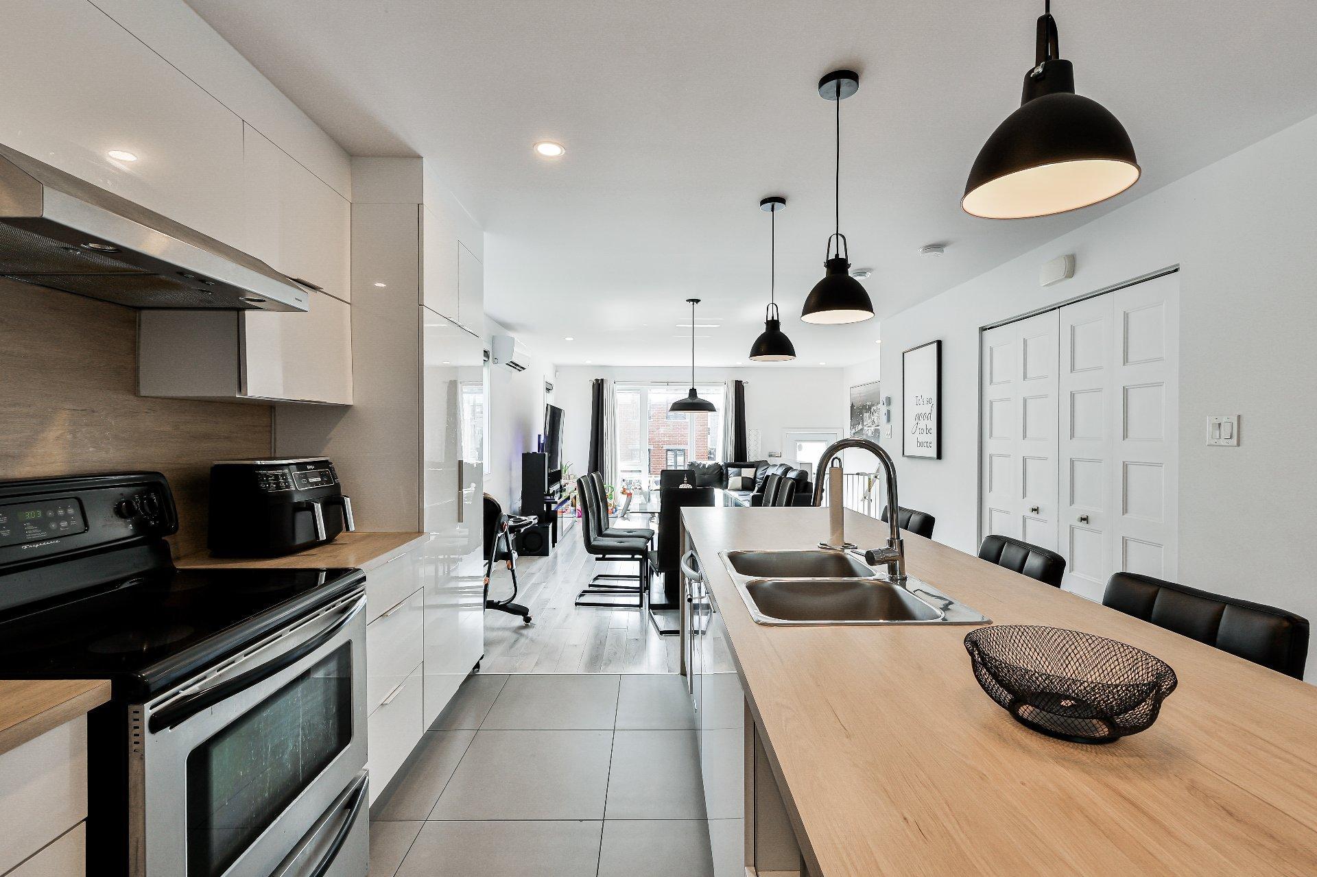 









47

 - 51


Rue du Sacré-Coeur

,
Charlemagne,




QC
J5Z1W7

