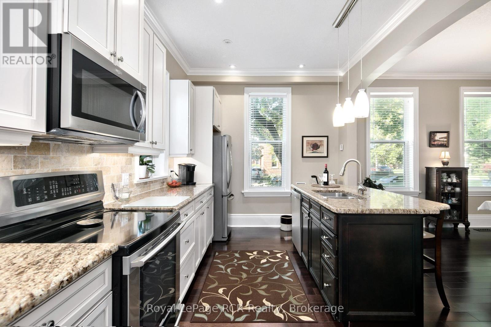 












1198 4TH AVENUE W

,
Owen Sound,




Ontario
N4K4W5

