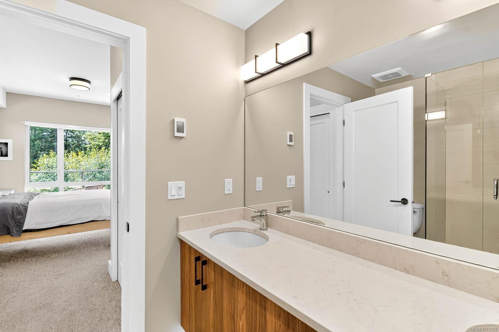 









700


Yew Wood

Rd, 302,
Tofino,




BC
V0R 2Z0

