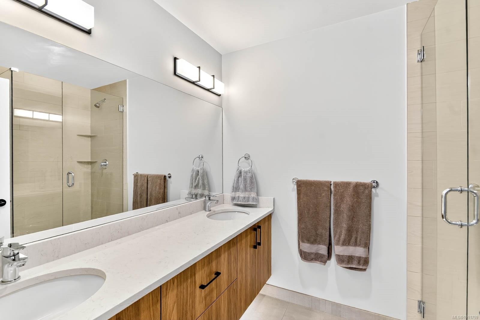 









700


Yew Wood

Rd, 302,
Tofino,




BC
V0R 2Z0

