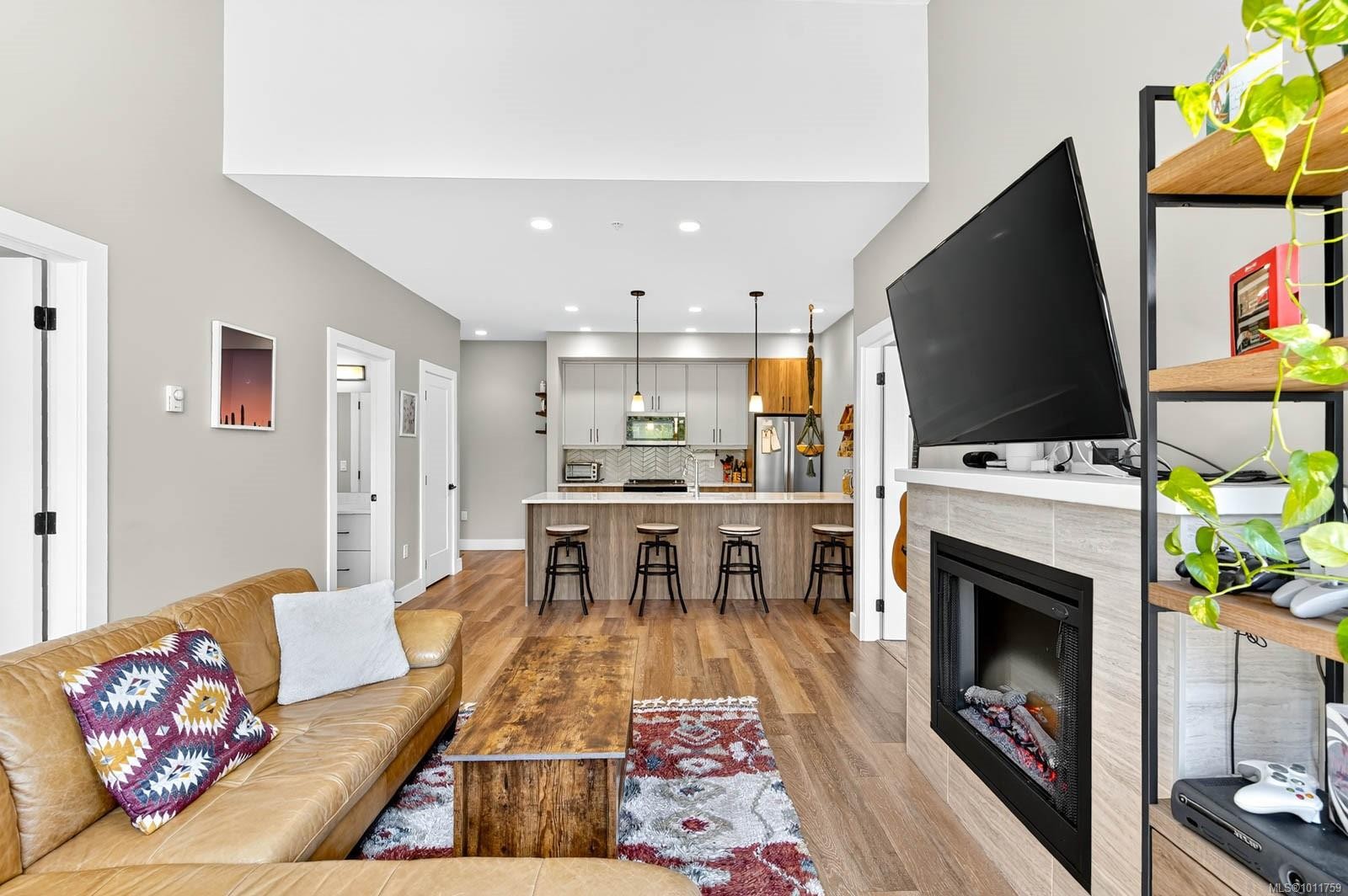 









700


Yew Wood

Rd, 302,
Tofino,




BC
V0R 2Z0

