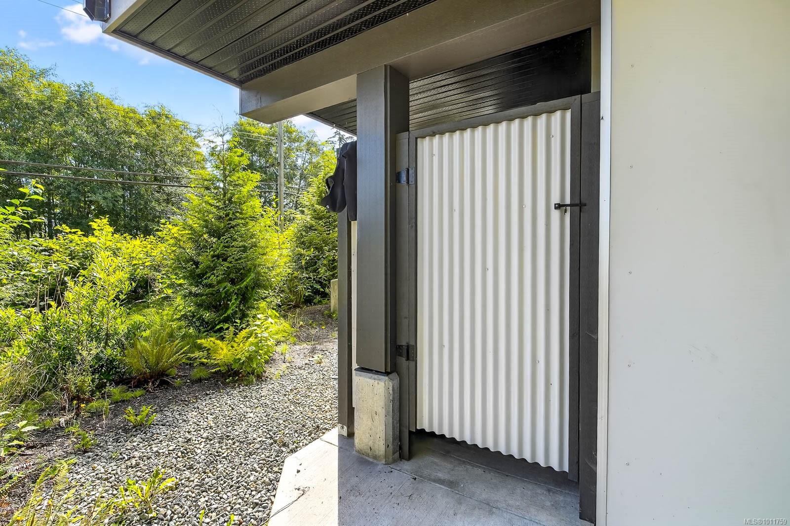 









700


Yew Wood

Rd, 302,
Tofino,




BC
V0R 2Z0

