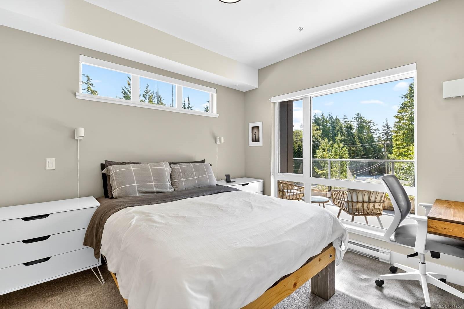 









700


Yew Wood

Rd, 302,
Tofino,




BC
V0R 2Z0

