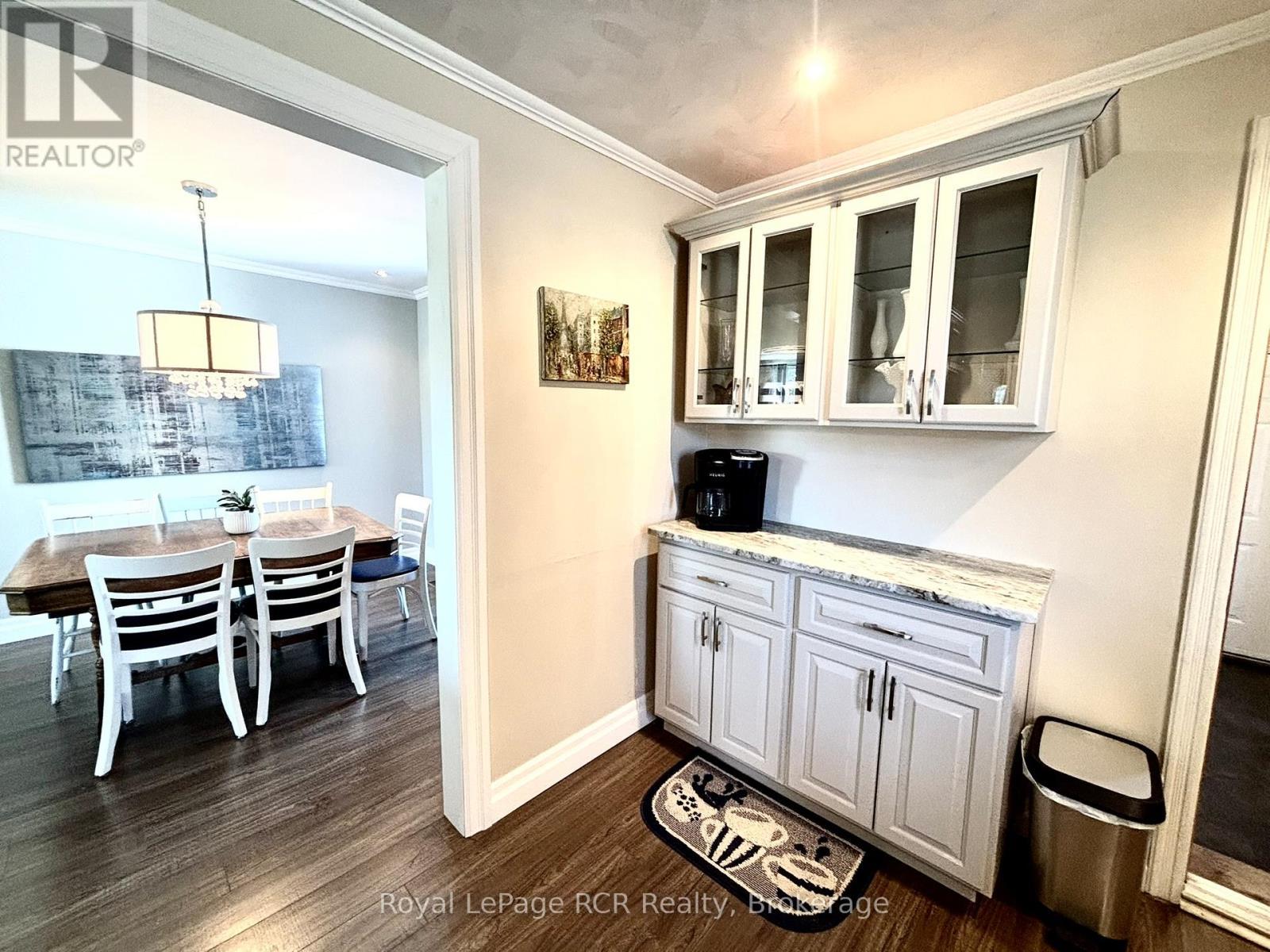 












1198 2ND AVENUE W

,
Owen Sound,




Ontario
N4K4N2

