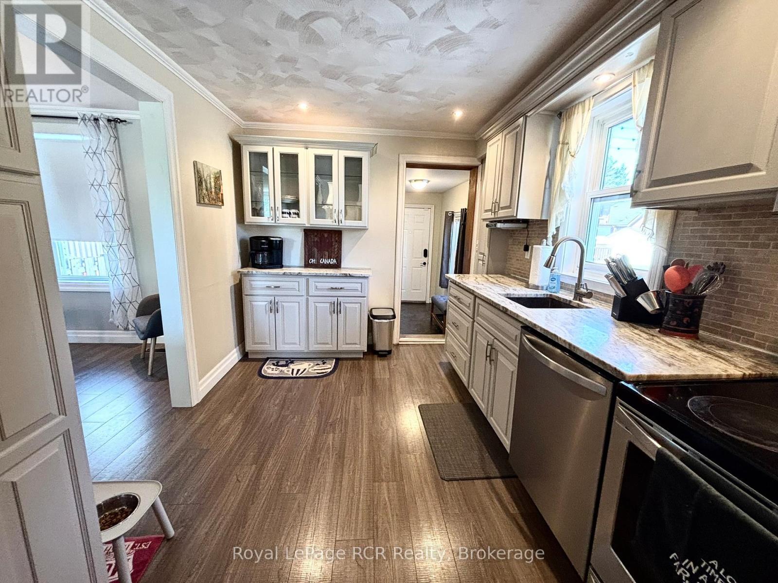 












1198 2ND AVENUE W

,
Owen Sound,




Ontario
N4K4N2

