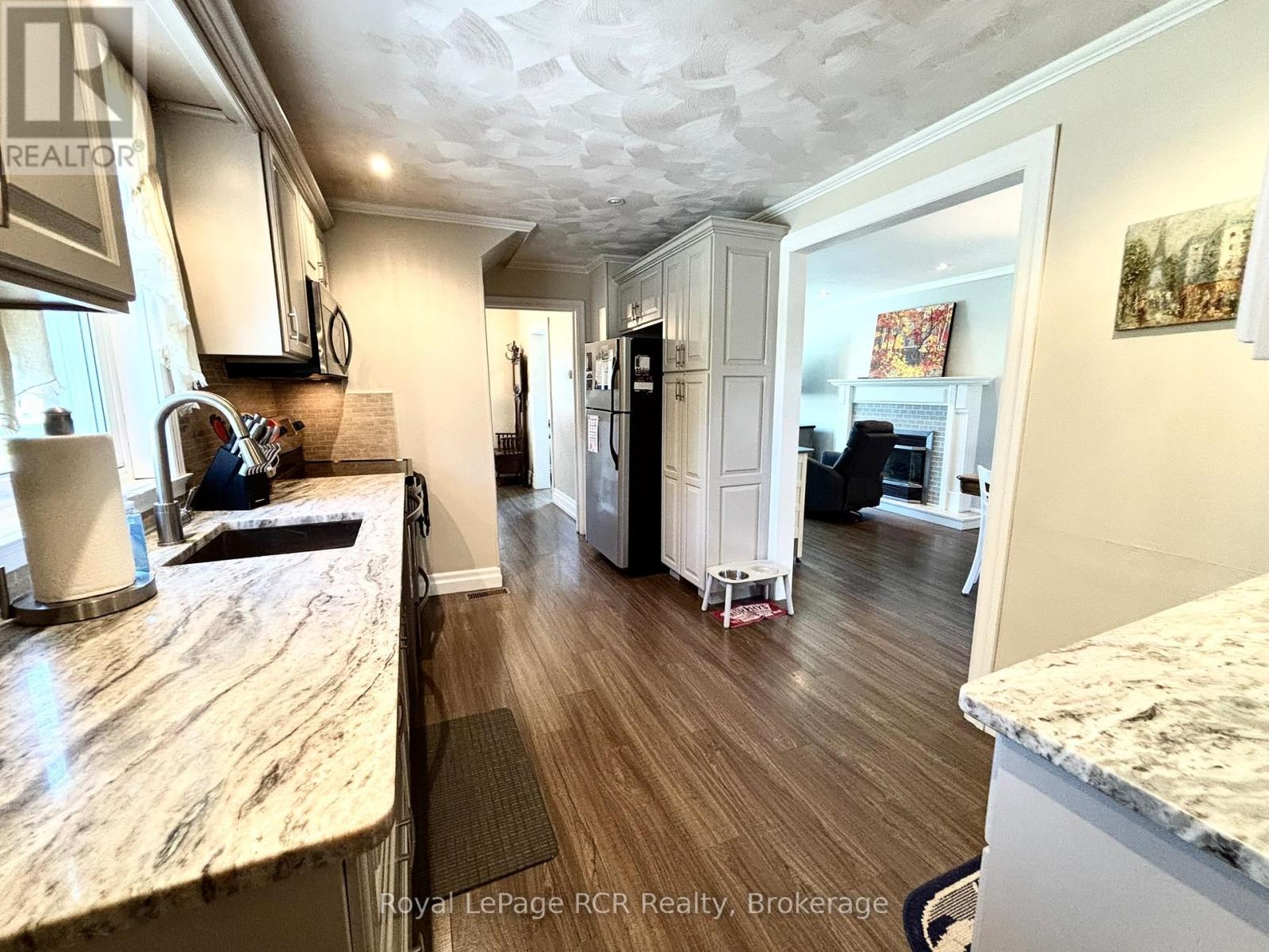 












1198 2ND AVENUE W

,
Owen Sound,




Ontario
N4K4N2

