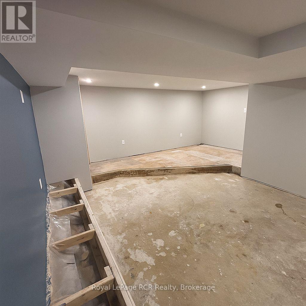 












1198 2ND AVENUE W

,
Owen Sound,




Ontario
N4K4N2

