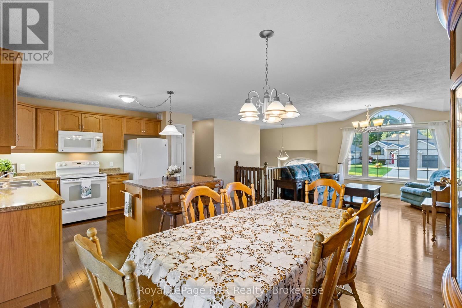 












423 1ST STREET SW

,
Owen Sound,




Ontario
N4K6Z7

