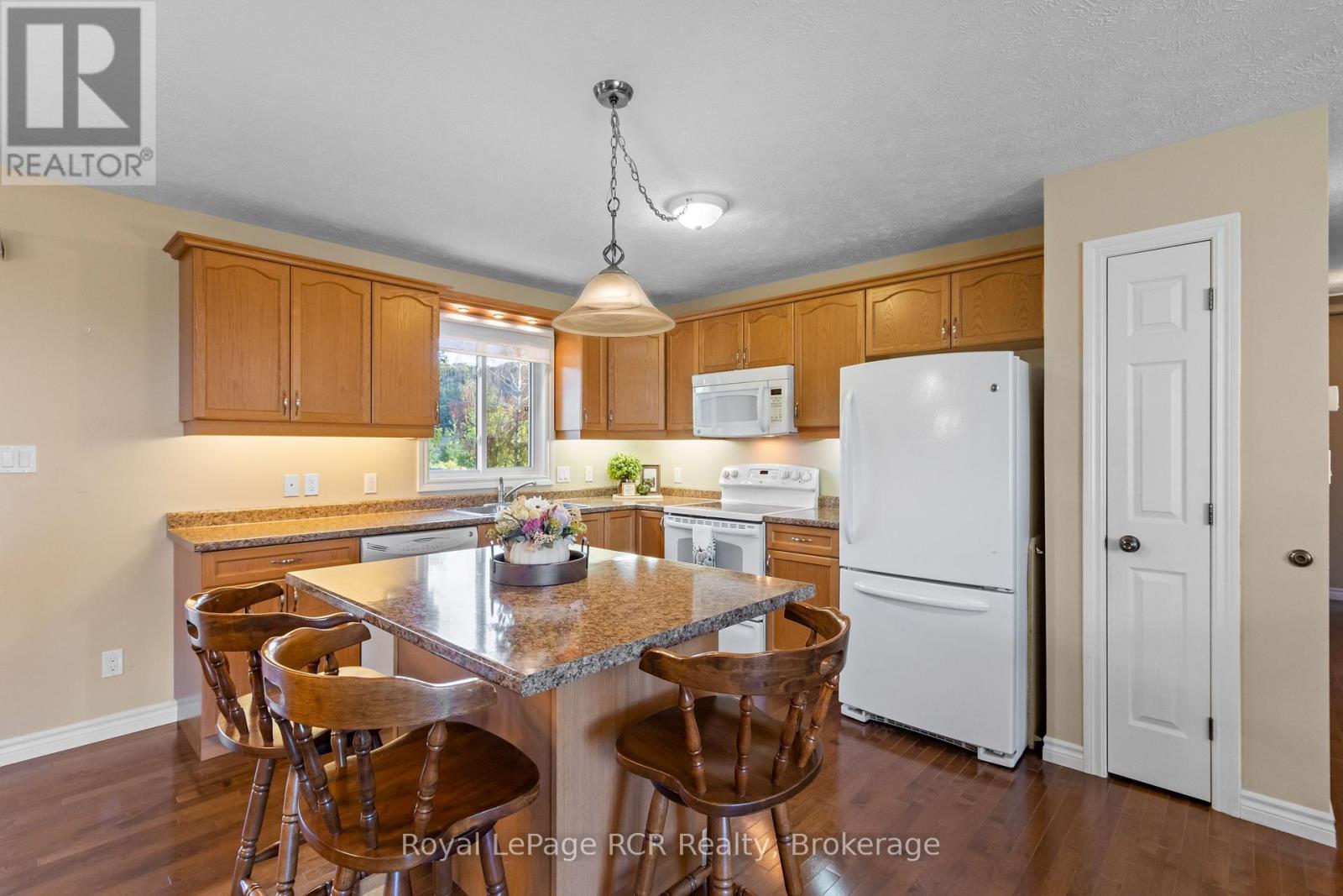 












423 1ST STREET SW

,
Owen Sound,




Ontario
N4K6Z7

