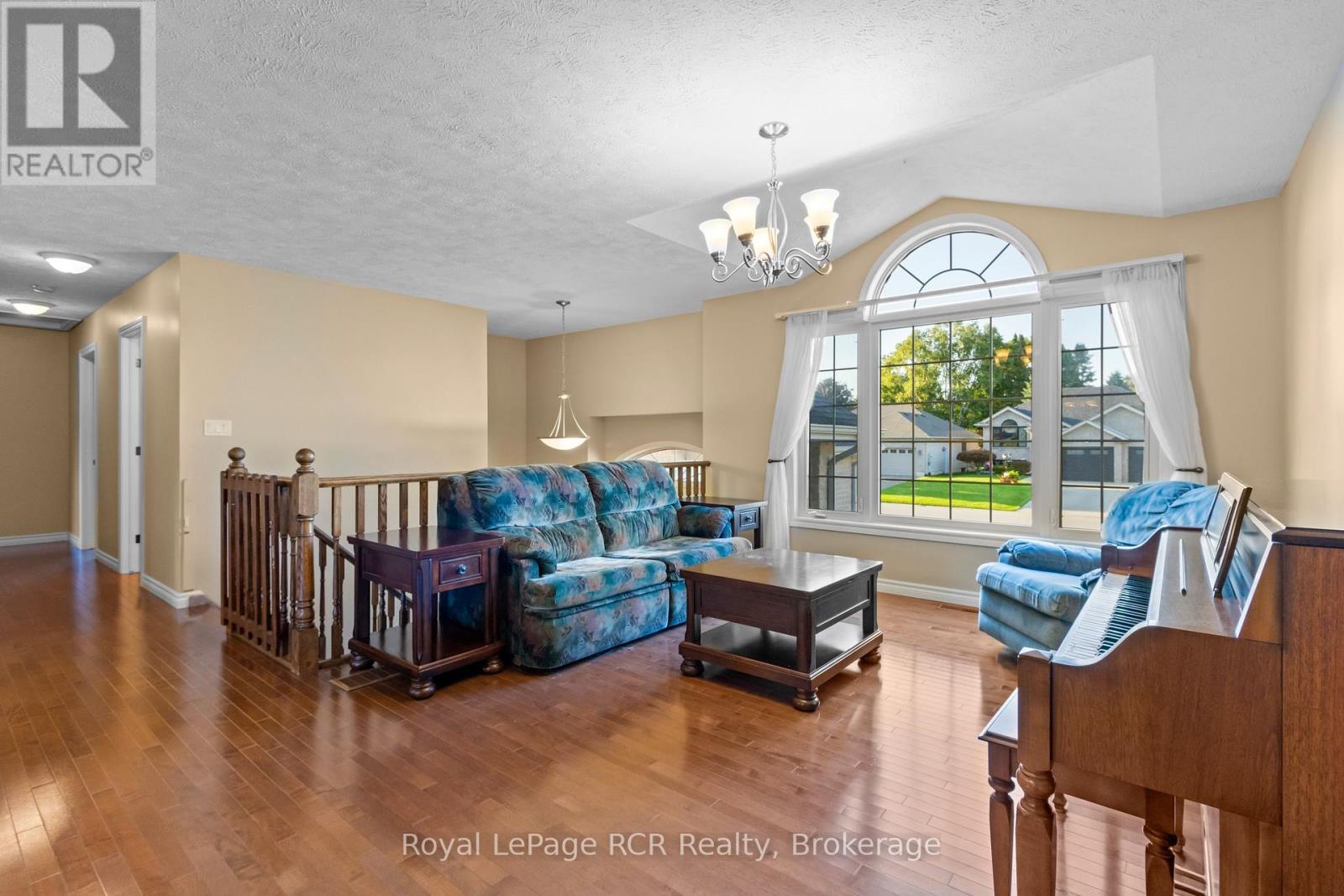 












423 1ST STREET SW

,
Owen Sound,




Ontario
N4K6Z7

