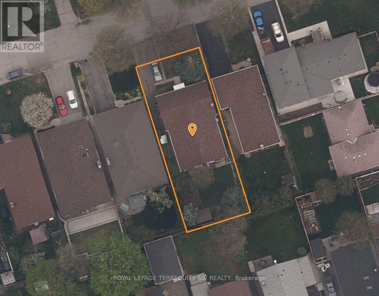 












19 HAWTHORNE ROAD

,
Toronto,




Ontario
M9R1N9

