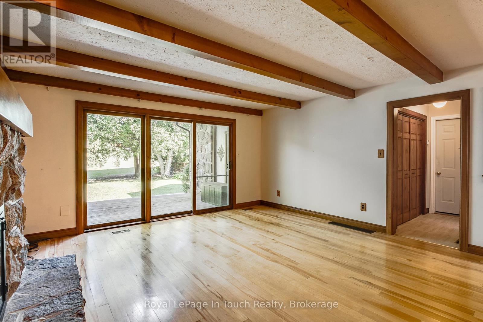 












236 CONCESSION 12 ROAD W

,
Tiny,




Ontario
L0L2J0

