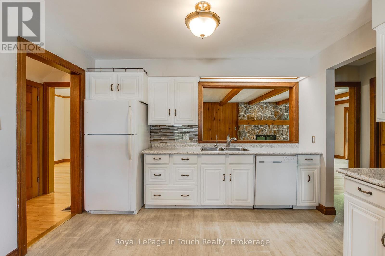 












236 CONCESSION 12 ROAD W

,
Tiny,




Ontario
L0L2J0

