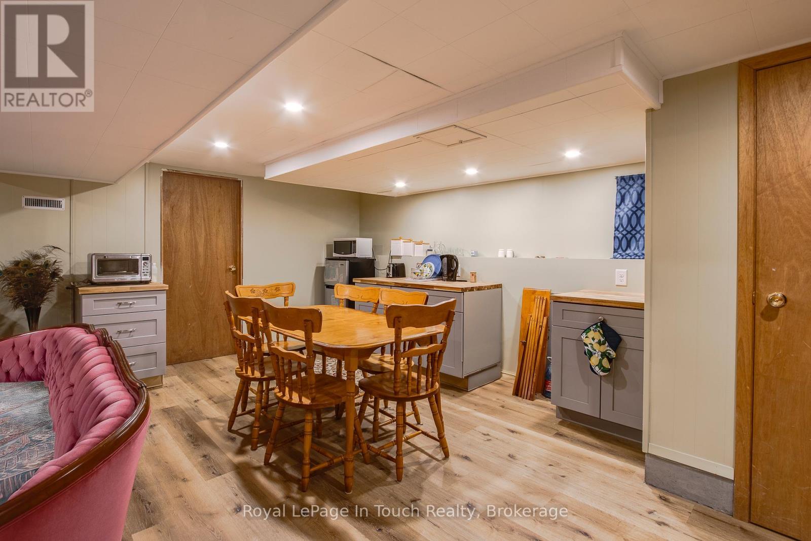 












171 OLIVER DRIVE

,
Tiny,




Ontario
L0L2J0

