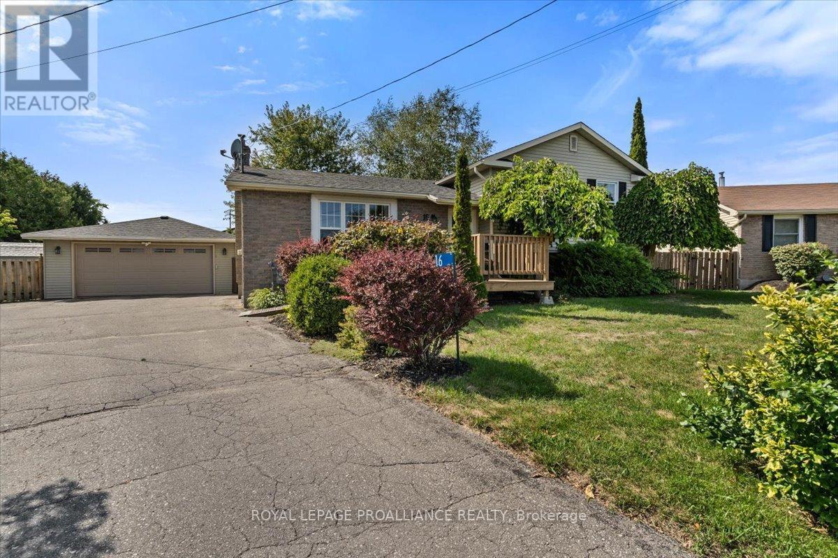 












16 CENTRE COURT

,
Quinte West (Frankford Ward),




Ontario
K0K2C0

