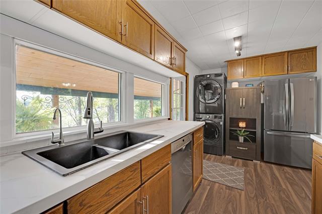 









3454


Henderson

HWY,
East St Paul,




MB
R2E 1A8

