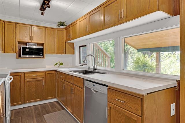 









3454


Henderson

HWY,
East St Paul,




MB
R2E 1A8

